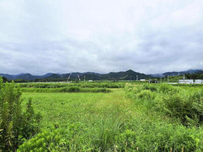 この山の景色が大好きです。雨の日は雲海から生まれている山に見えます