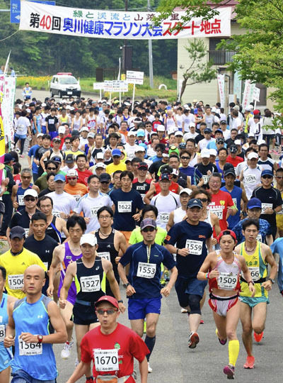 陸上を競技として追求してきたが、２０１５年の奥川健康マラソンでは初めて手を振りながら走る経験をした