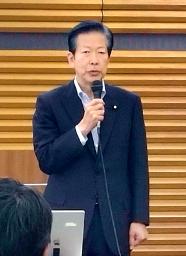 　公明党の会合であいさつする山口代表＝１３日午前、東京都新宿区の党本部